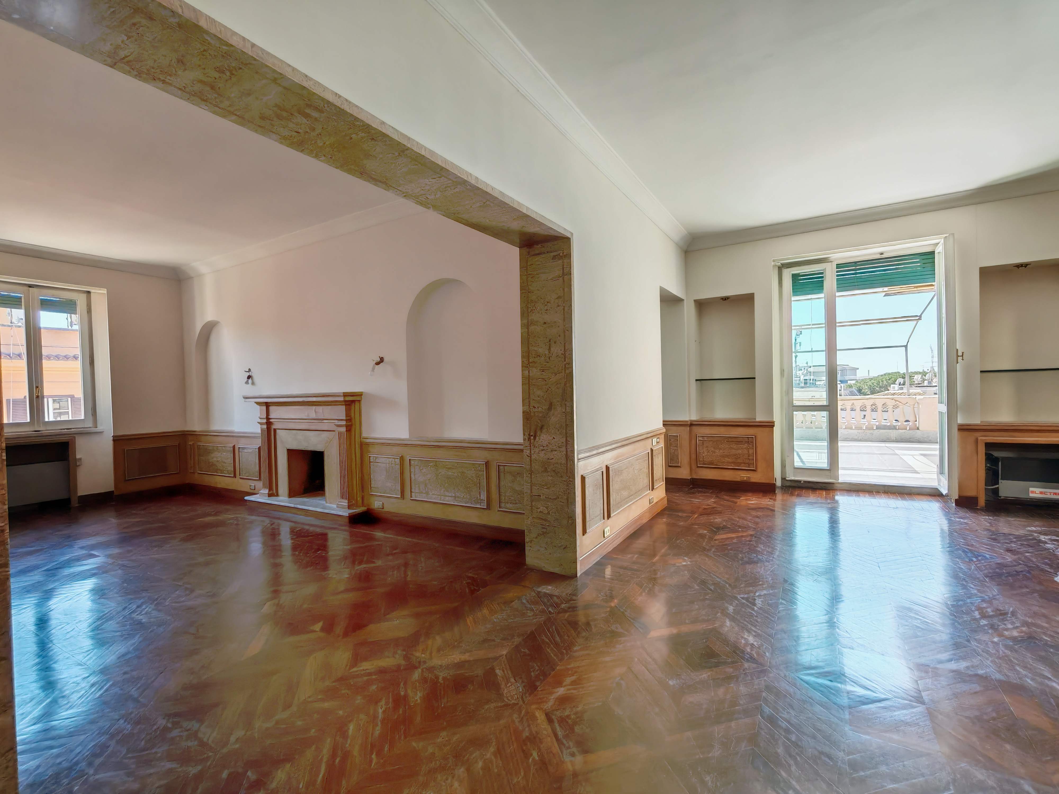 Via Paganini, Parioli — salone
